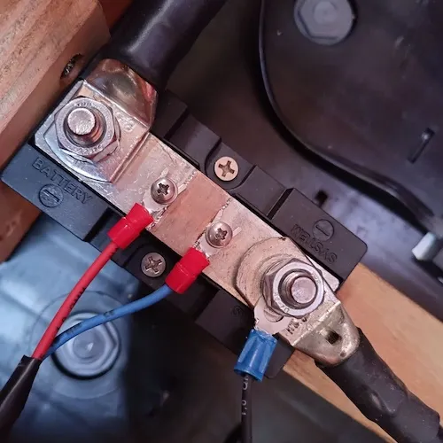 Battery shunt installation